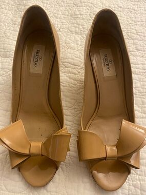 Valentino Women’s Nude Patent Leather Peep-Toe Heels with Bow